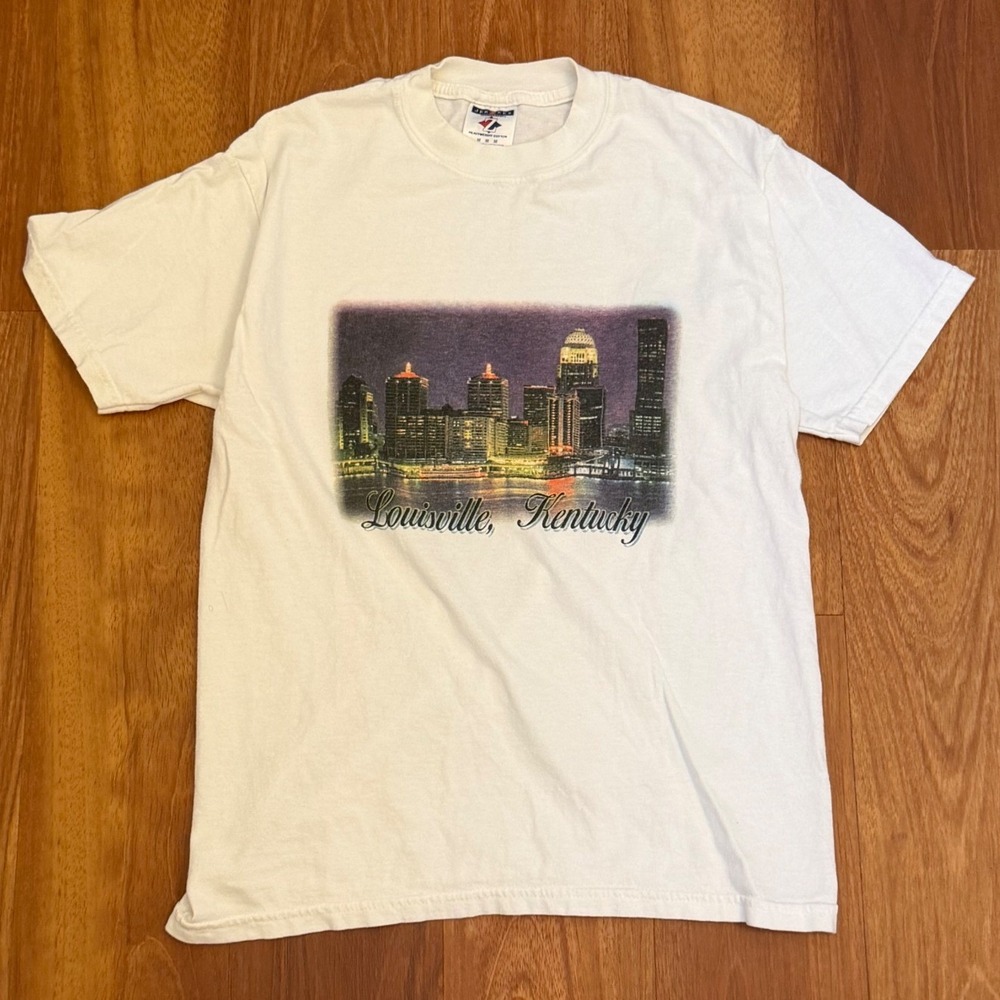 Vintage Y2K Louisville Kentucky Graphic T-Shirt Jerzees Tag Men's Size Medium